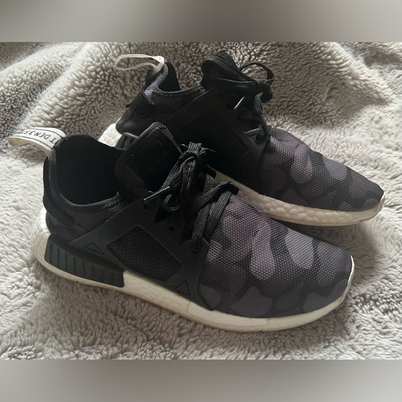 ADIDAS NMD_XR1 Boost Primeknit Black Camo Duck Size 7Y Young Man Running Shoes - Picture 2 of 12